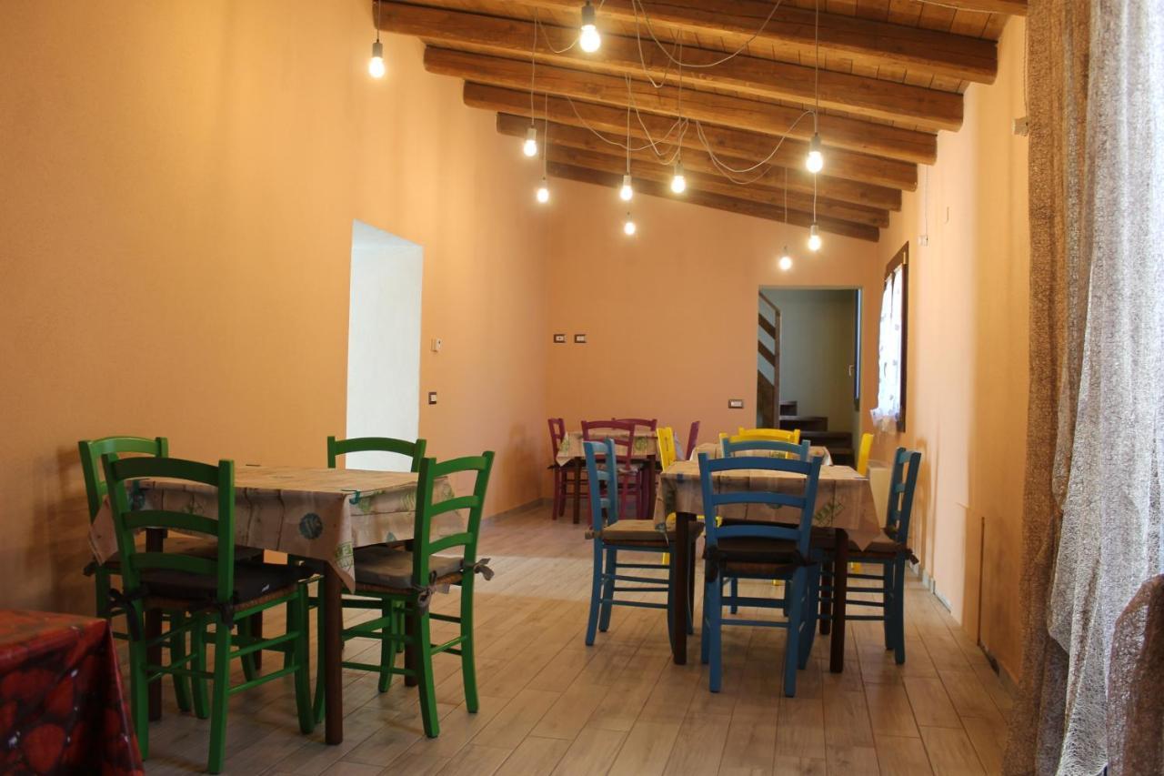 Sa Domu Beccia B&B Uras Екстериор снимка