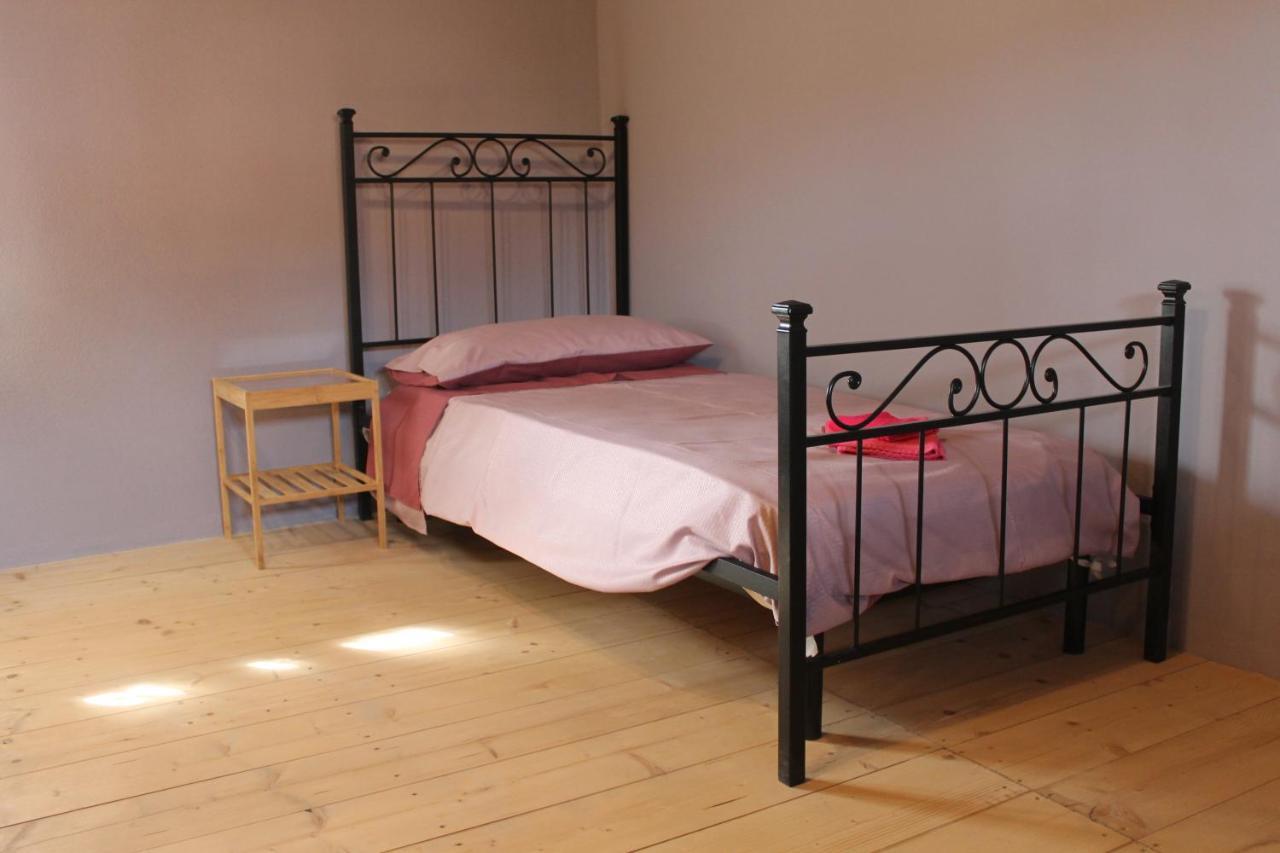 Sa Domu Beccia B&B Uras Екстериор снимка